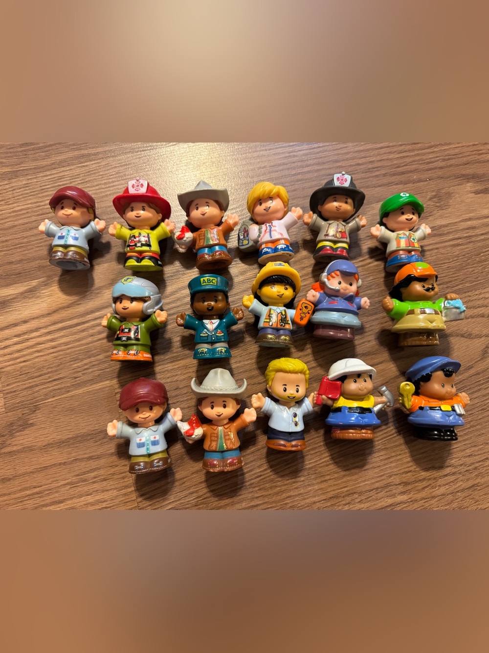 Fisher-Price Little People Multicolor Figure Set - Picture 2 of 2